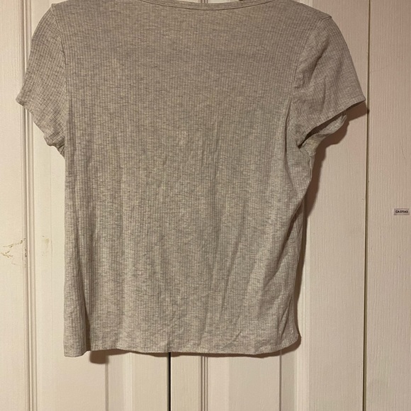 Button up - Picture 2 of 3